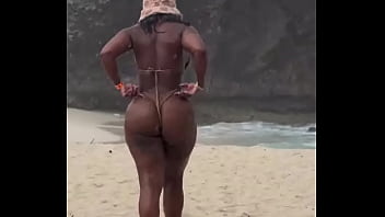 PROSTITUTA COLOMBIANA BIKINI