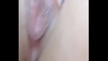 Venezolana Yami Se toca y Acaba s&oacute_lita