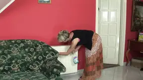Skinny granny rims his ass