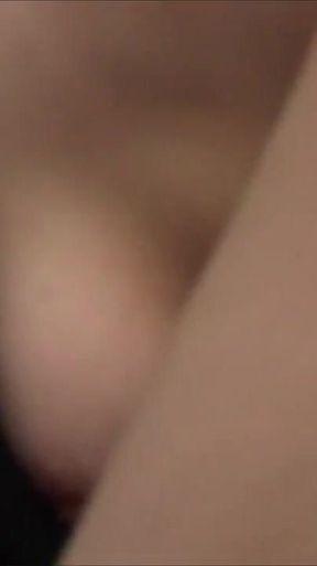 Amateur masturbation a dildo in her cunt and gets off on her nipples