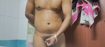 Ek madam ki chaddi dekh Kar bathroom mein jakar hath se harane lag gaya