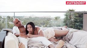 ”BOOTY Latina Ariana Van X Outdoor Blowjob & Intense Twat Fucking With Her New Boyfriend”
