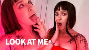 Close-up of my face, seductive, emphasis on lips / sticking out my tongue / licking my fingers / touching my breasts😍😱❤️