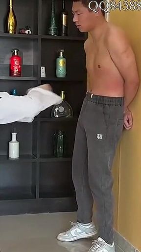 176cm, 78kg Karate Girlfriend Powerful Kick, Round 2