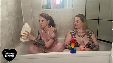 Sploshing fun with Bambi brat