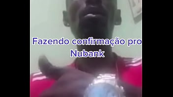 fazendo confirma&ccedil_&atilde_o no nubank com uma m&atilde_o no celular a outra no carinho #pornozao