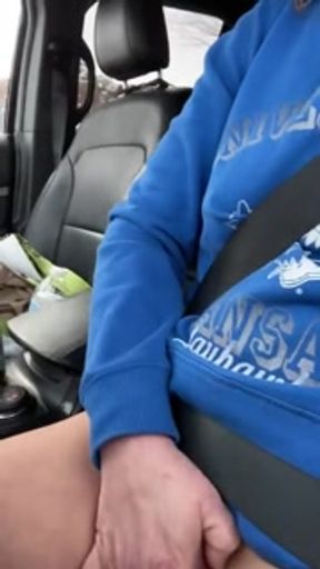 Horny Milf Cums Driving! fans.ly/MalloryKnox37