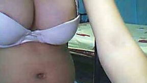 Mysterious webcam chick takes her undies and shows me her asshole