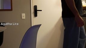 vizinho de salvador veio concertar o chuveiro e gozou no meu rabo.