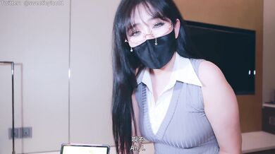 The accountant with glasses shows her lustful nature~ Her strong sexual re drains my semen!