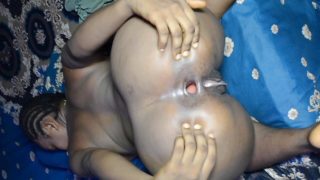 BBC растягивает и трахает круглую задницу темнокожей красотки.