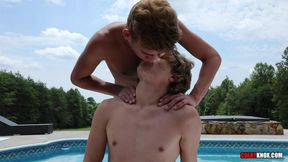 Scotty Knox Fucks Robin Moore Bareback