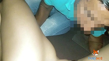 Regresando caliente de una fiesta con mi esposo se me antoja tener sexo con el chófer Uber