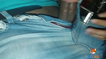 Regresando caliente de una fiesta con mi esposo se me antoja tener sexo con el chófer Uber