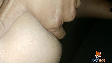 Regresando caliente de una fiesta con mi esposo se me antoja tener sexo con el chófer Uber
