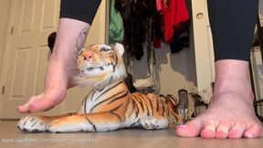 Crushing & Stomping a Stuffed Tiger with my Size 16 Feet
