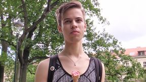 Twink does his thing outdoors and takes a facial