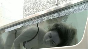 New diving in that glass tub WMV HD 720p