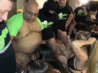 Chicago Exxxxotica Friday Night Fuckfest