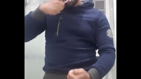 ESCOVANDO OS DENTES COM LEITE DE PICA