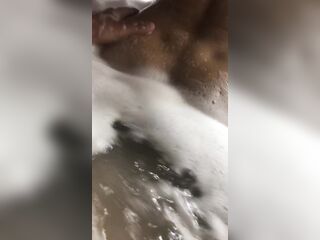 Con mi novia en la bañera
