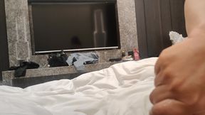 You give handjob,i give you squirt