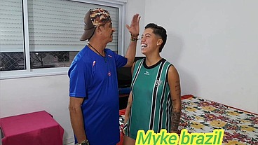 Minha vizinha cristal Ortega sapatão ficou excitada assistindo filmes pornos. Ela me chamou para transar com ela, e eu fiz sexo com a safada.