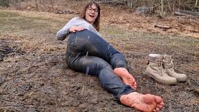 Sarah's Wet, Dirty Jeans and Feet - 720p MP4