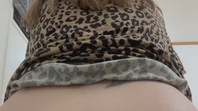 Crackling brownies mixed in the bowl mp4