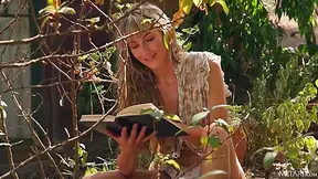 Casual Afternoon With Jennifer Love