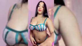 ”#latinabody #biglips #bodygoals #dancing”