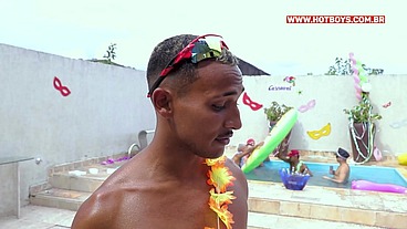 Mega orgia de carnaval com os novinhos safados