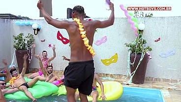 Mega orgia de carnaval com os novinhos safados