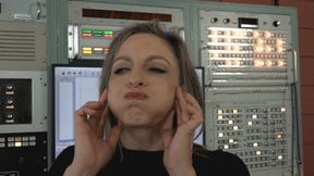 Lora Stretches Out Her Face She Can Blow! (MP4 - 720p)