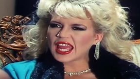 Retro glamorous blonde does classic deepthroat blowjob and gets fucked