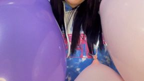 Val poping nice foil balloons