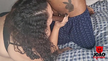 Suruba na Favela com Duas safadas Uma Pretinha e Uma Gordinha - JoaoOsafado - Jhonny Gab
