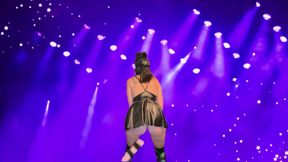 Woof I like to see you WOOF AHHH Suzy Wylde is dancing for you again