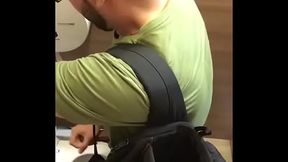 Punheta nerd (banheir&atilde_o)