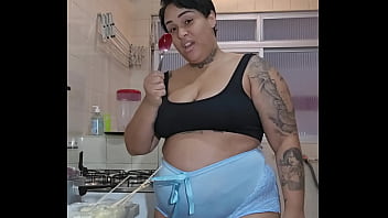 Meu marido convidou ela pra me ajudar nos afazeres de casa