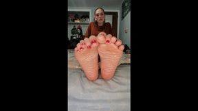 Mean girl teases you with her soft oily soles