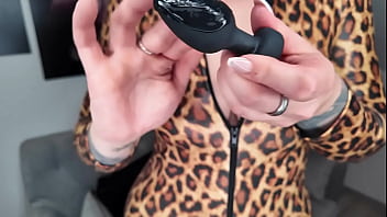 XL Anal Vibration Plug &ndash_ and I completely lost control...