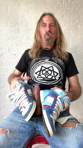 Longhairdude Wanks and Cums with Osiris Trainers, Torn Jeans, Tshirt