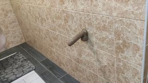 I attached a big dildo to the wall and I have my anal to squirt