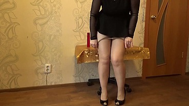 Dirty secretary tests new perfume