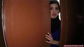 Arab babe gets paid for pleasure