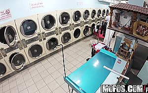 Mofos  pervs on patrol  annika eve  latina gets facial in laundromat