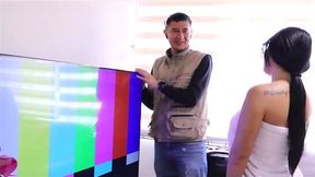 The technician goes to fix the TV and big assed client fucks him hard (part 1)