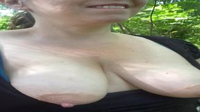 ca gigote dans la nature les nichons