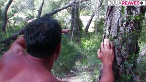 Sexy girl gets double penetration to a cumshot in the bushes